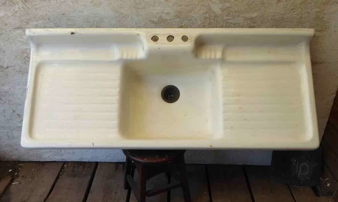 difference between cast iron and porcelain kitchen sink