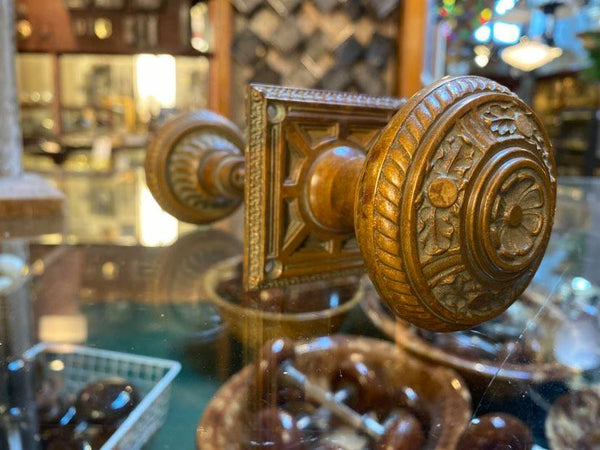 Antique Victorian Doorknobs & Unique Rosette