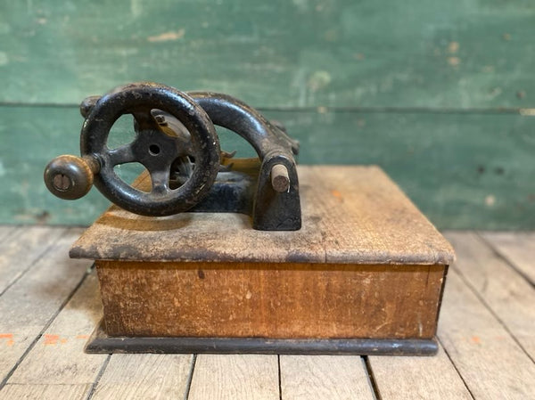 1907 Key Cutter