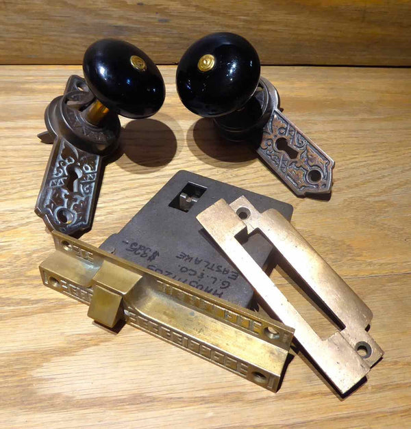 Antique Eastlake Passage Set And Gravity Lock for half-lap double doors- 1876. (1840-1940)