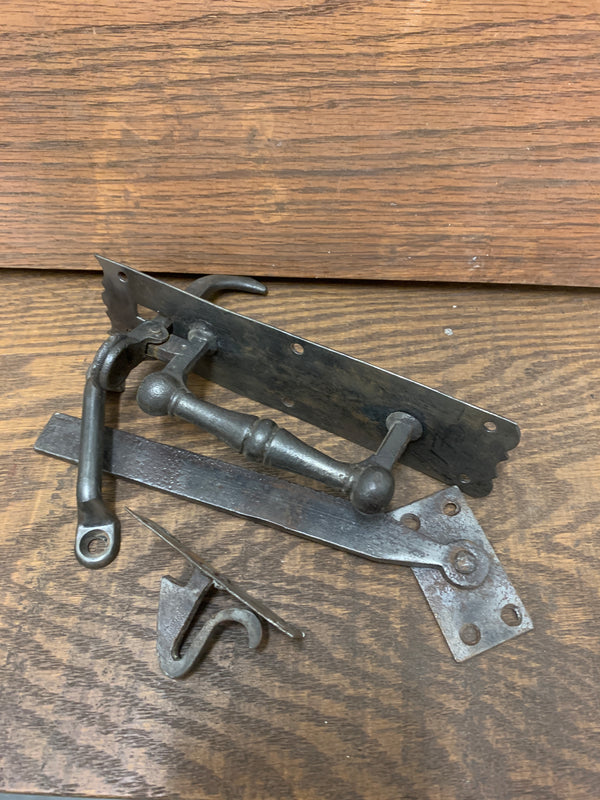 Norfolk style scalloped thumblatch ca. 1740-1840