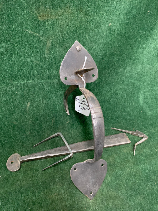 Early hand-forged Suffolk thumblatch with spade terminals ca. 1740-1840