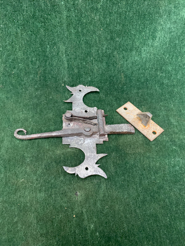 Small hand-forged plate latch from France ca. 1640-1740