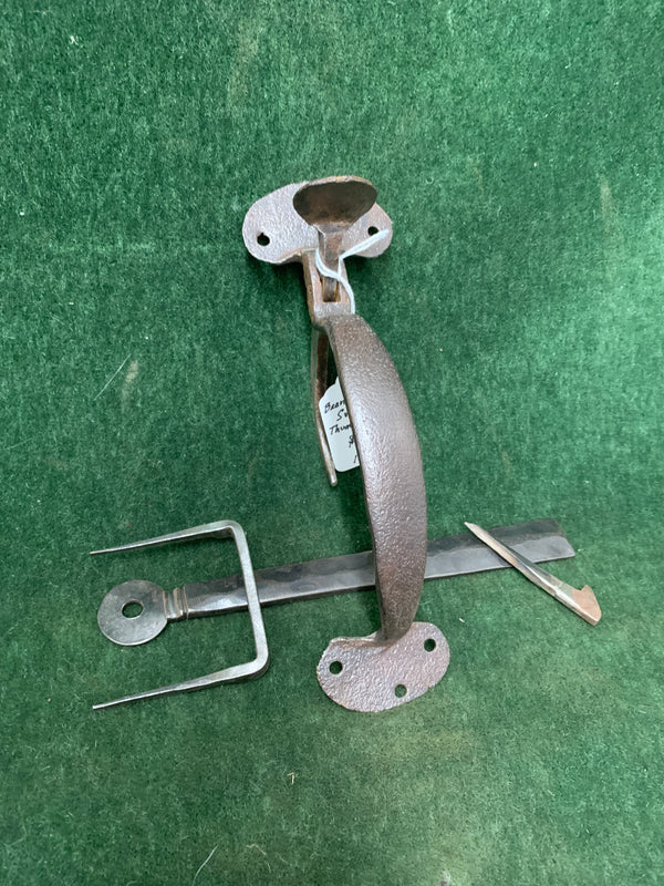 Early hand-forged, bean-themed, Suffolk thumblatch ca. 1740-1840