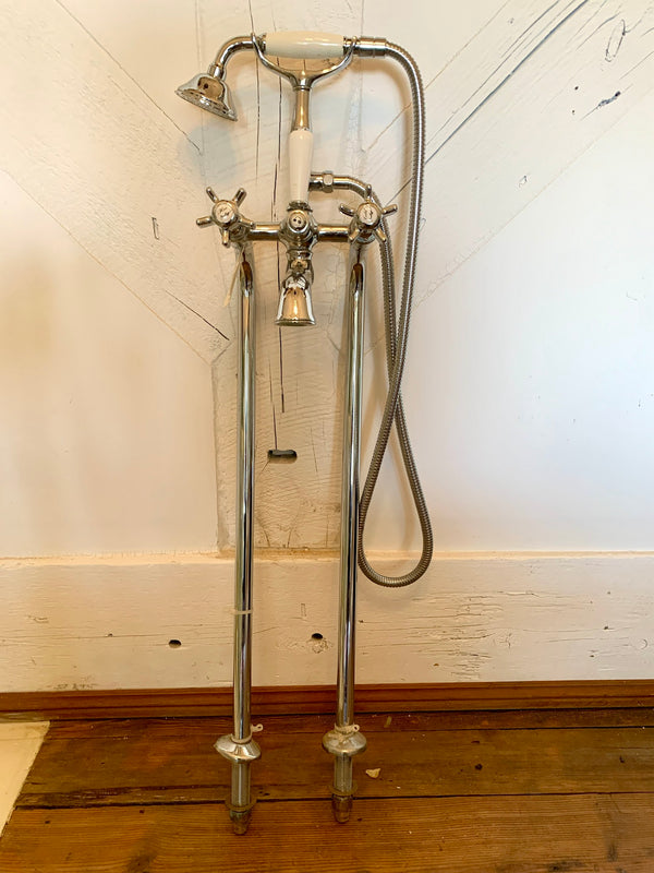 Nicolazzi floor-mount clawfoot tub tap set with hand shower- Modern ceramic technology, vintage style.