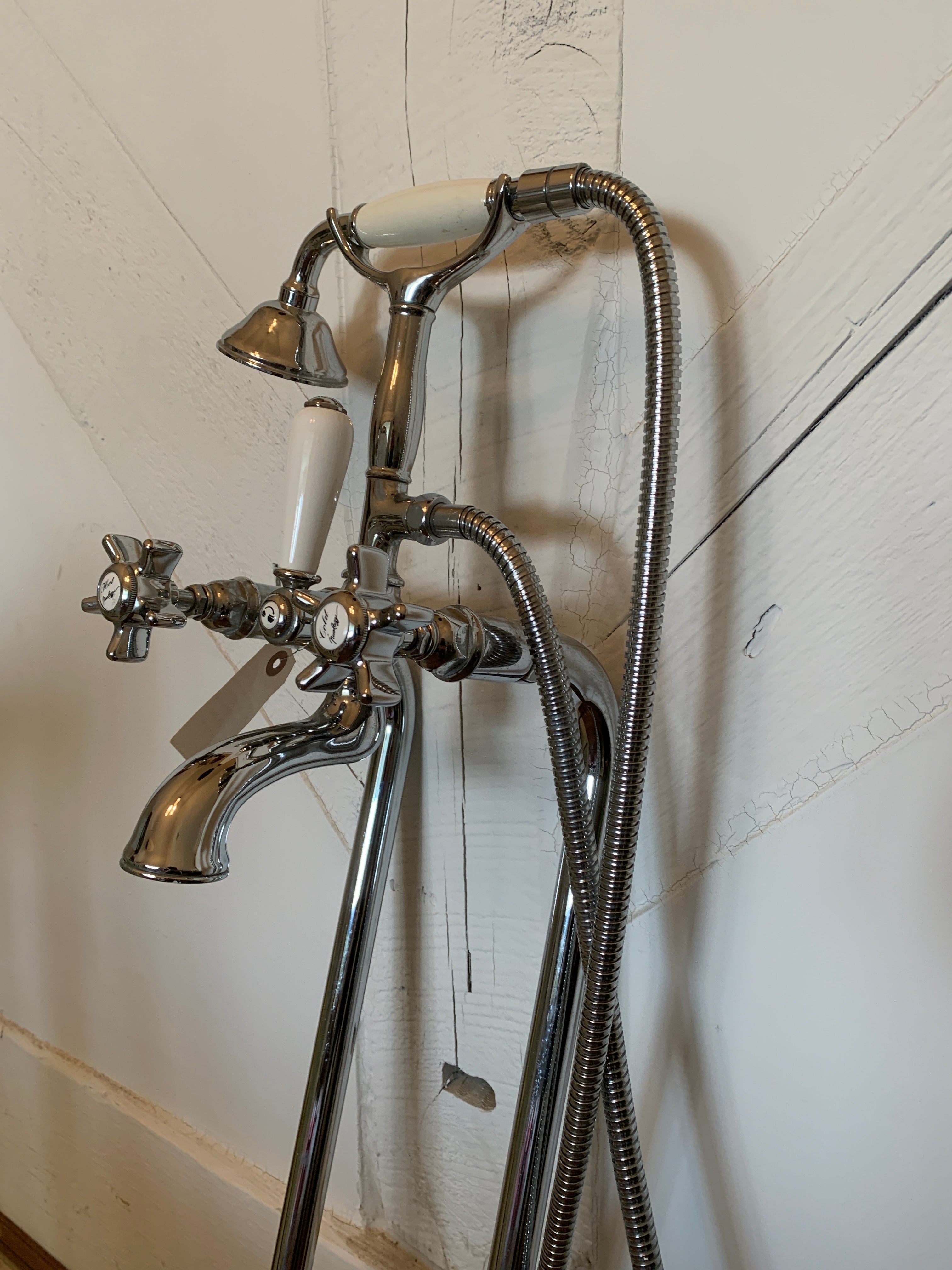 Nicolazzi floor-mount clawfoot tub tap set with hand shower- Modern ceramic technology, vintage style.