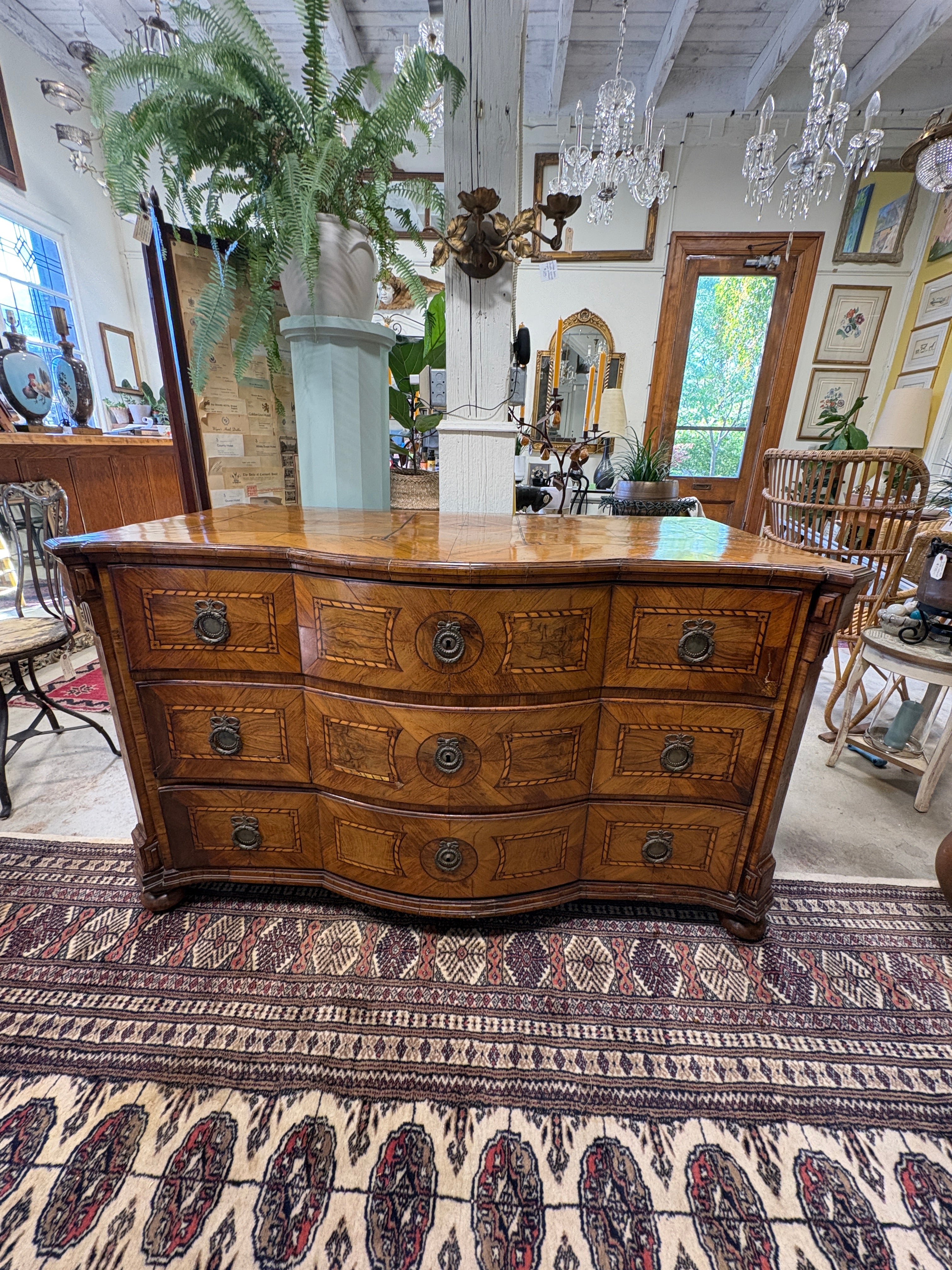 Vintage Home & Interior Decor