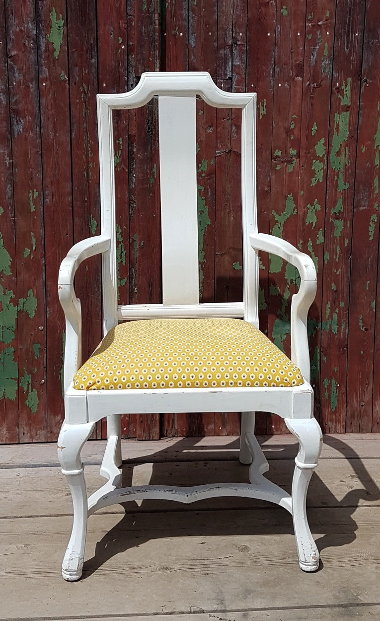 Vintage Queen Anne Style Dining Chairs
