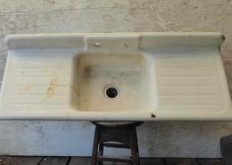 Porcelain coated antique cast iron sink