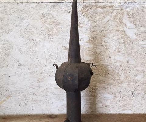 Antique roof finial