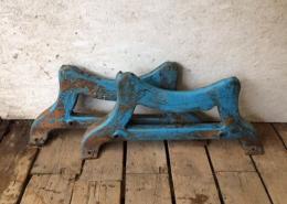 Antique iron legs or base